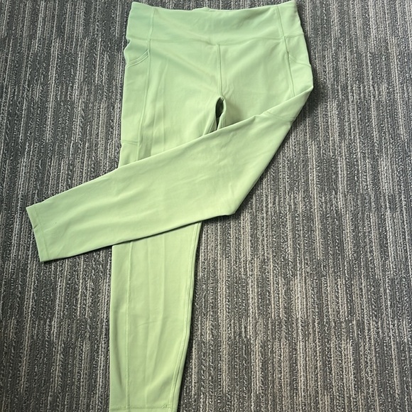 Green Lululemon Leggings with pockets - Picture 2 of 5